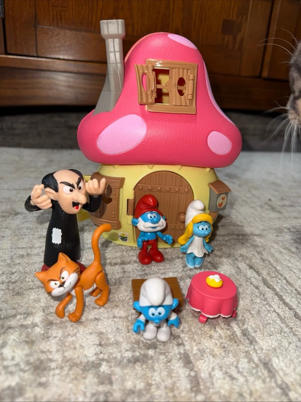 Smurfs Mushroom House Playset with Smurf Figures